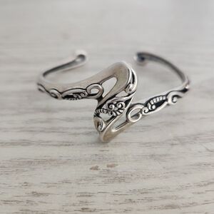 Carolyn Pollack Silver Swirl Bracelet